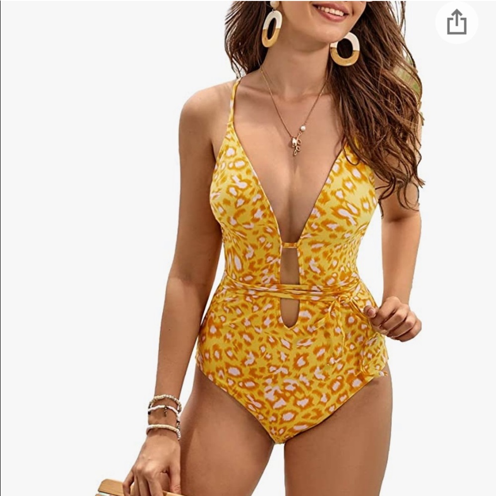 Mollybell Size M Leopard 1 Piece Swimsuit
